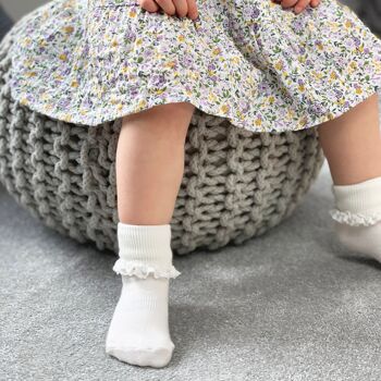 Chaussettes antidérapantes Frilly Stay-On pour bébé et tout-petit - Blanc perle 2