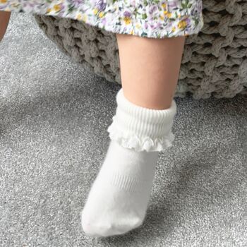 Chaussettes antidérapantes Frilly Stay-On pour bébé et tout-petit - Blanc perle 6