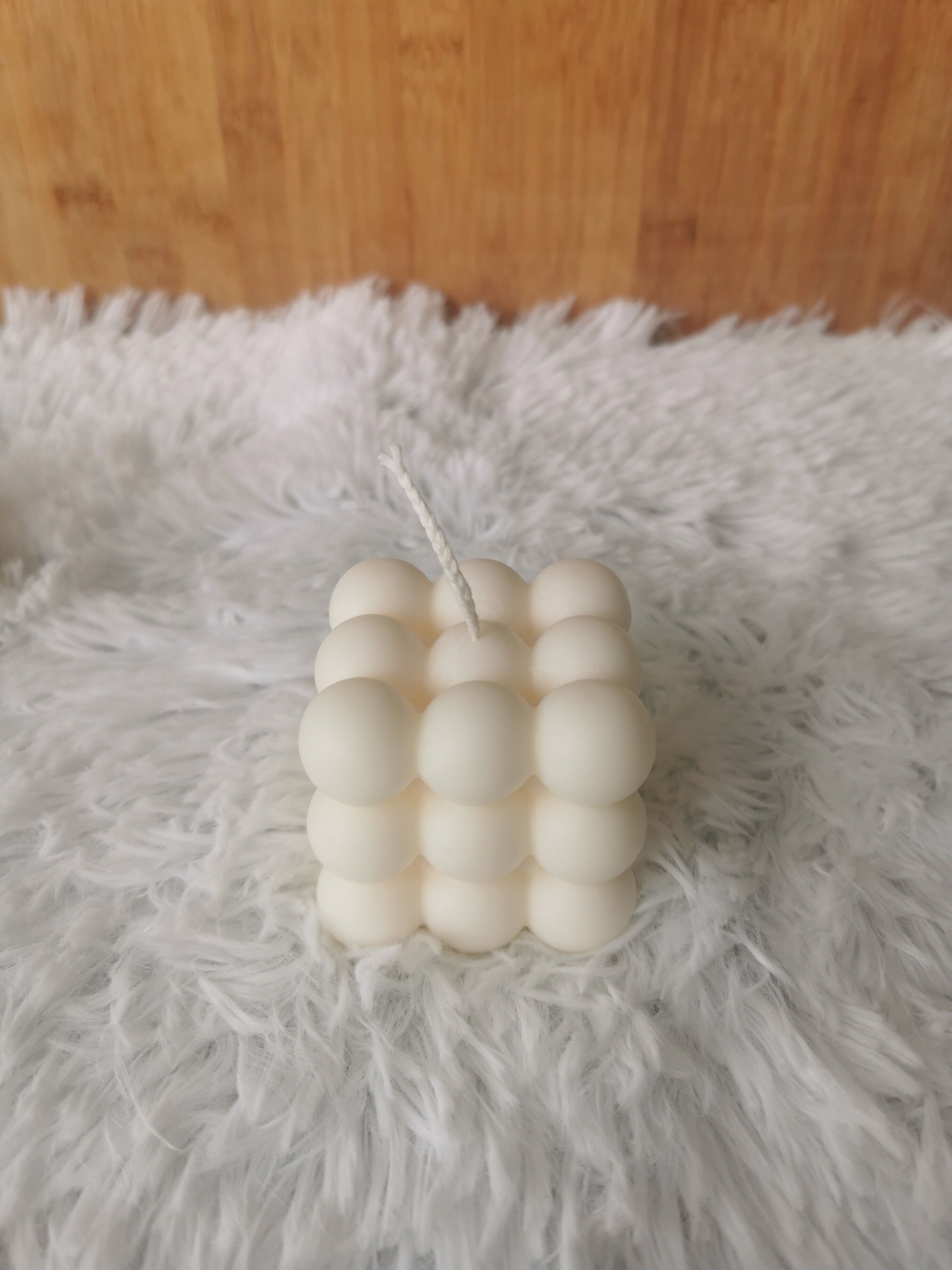 White Bubble scented candle