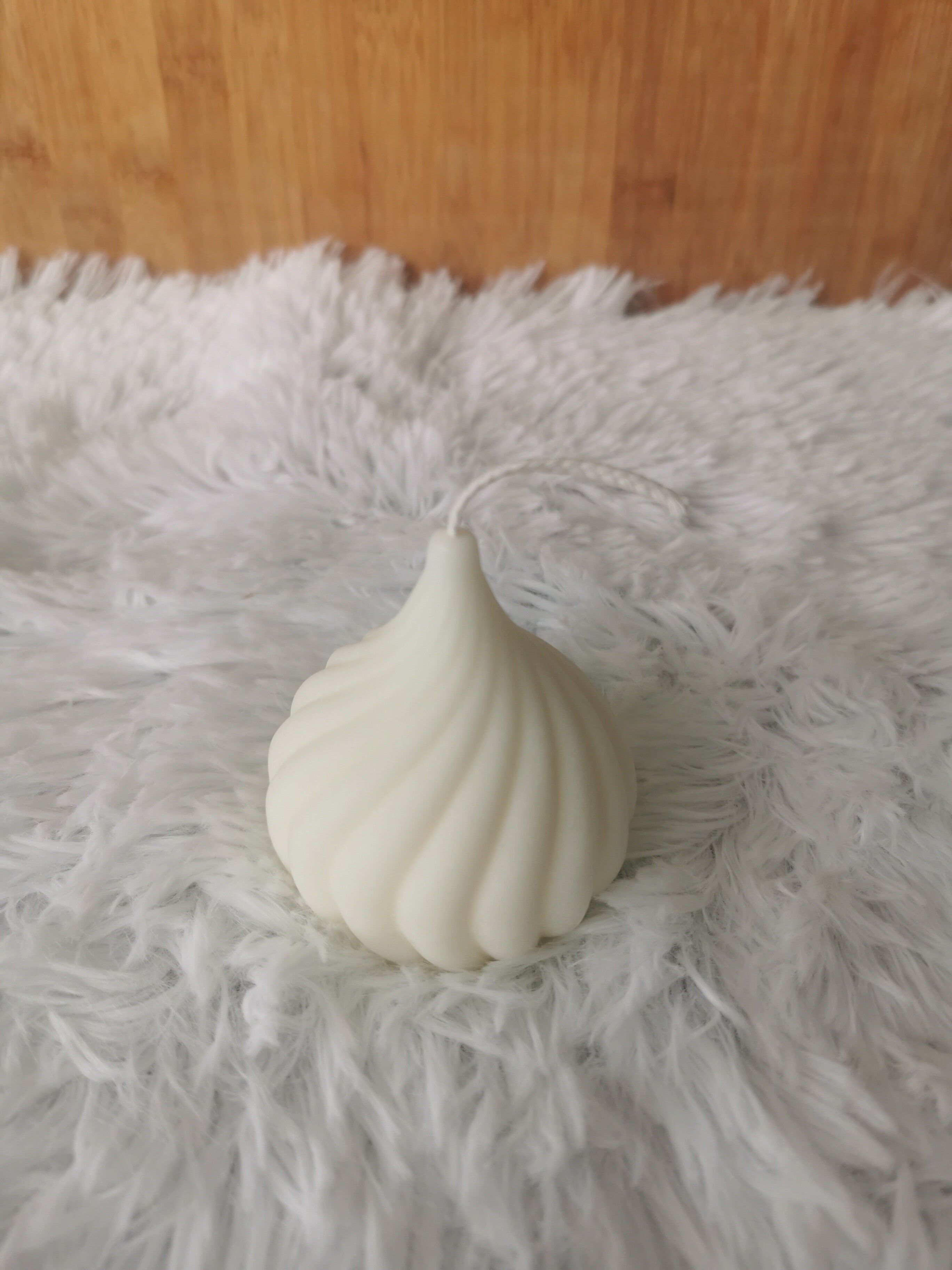 White Scented Elegant Candle