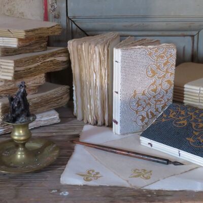 Quaderno in carta pergamena e arabesco dorato Entrelac A5
