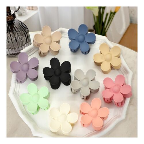 Solid Color Flower Shaped Claw Clip