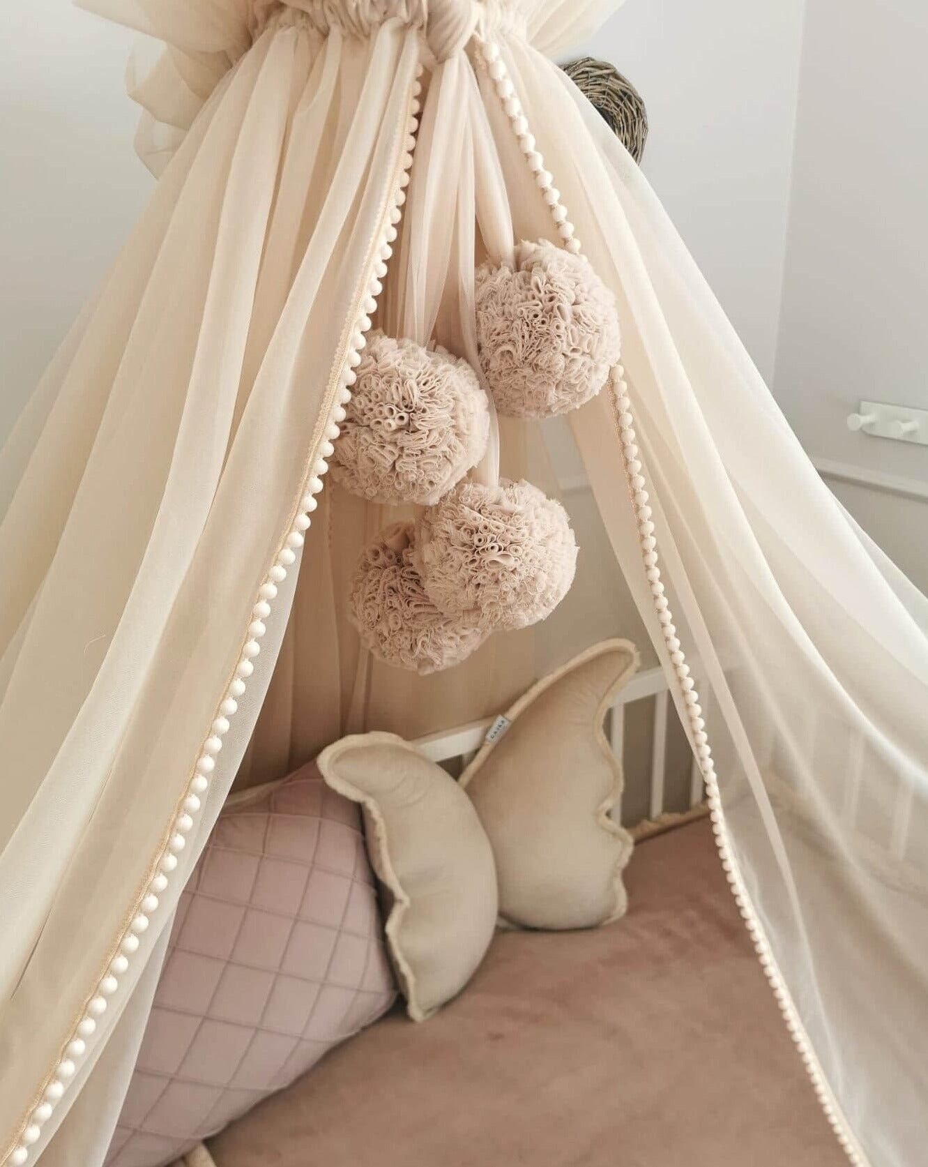 Tulle canopy store