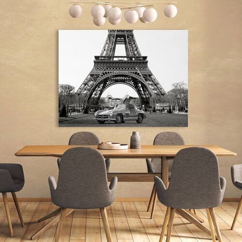 Quadro con fotografia artistica, stampa su tela: Gasoline Images, Auto sportiva sotto la Torre Eiffel (BW)
