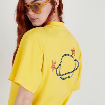 Camiseta extragrande con cuello redondo y gráfico en amarillo de Maybe One Day