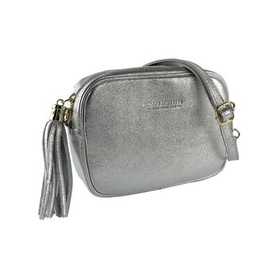 RB1007AW | Bolso de Hombro para Mujer en Piel Verdadera Hecho en Italia. Bandolera removible. Sujeciones con mosquetones de metal dorado brillante - Color plata - Dimensiones: 20 x 15 x 7 cm