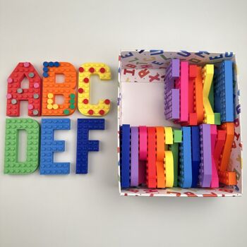 Briques alphabet de A à Z pour faciliter l'apprentissage par le jeu Compatible avec les briques LEGO® 4