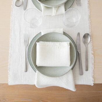 Serviette de table en lin blanc cassé rustique 3