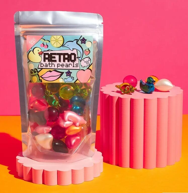 VIRAL BATH PEARLS - Jumbo 30 Pack Of 90's Bath Pearls/Beads - Mixed Scents and Shapes - Hearts, Pearls, Animals, Flowers and Stars.