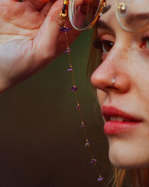 Chaine de lunettes dorée à pierres Améthyste, modèle AURORE