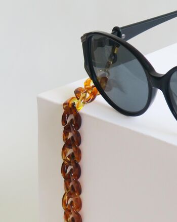 Chaine de lunettes à grosse maille coloris marron écaille de tortue - Made in France 4