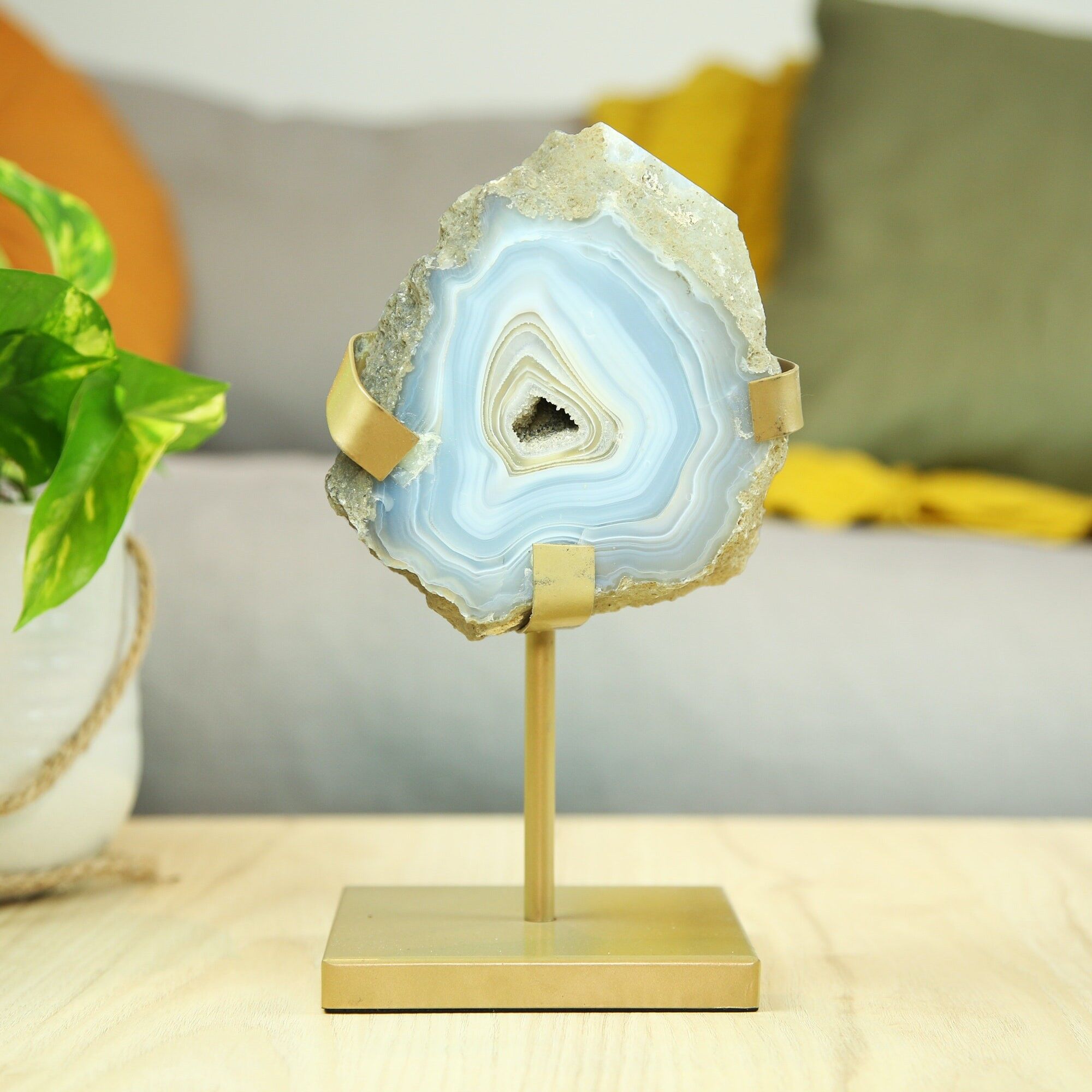 Crystal Geode Natürlicher Edelstein & Ständer