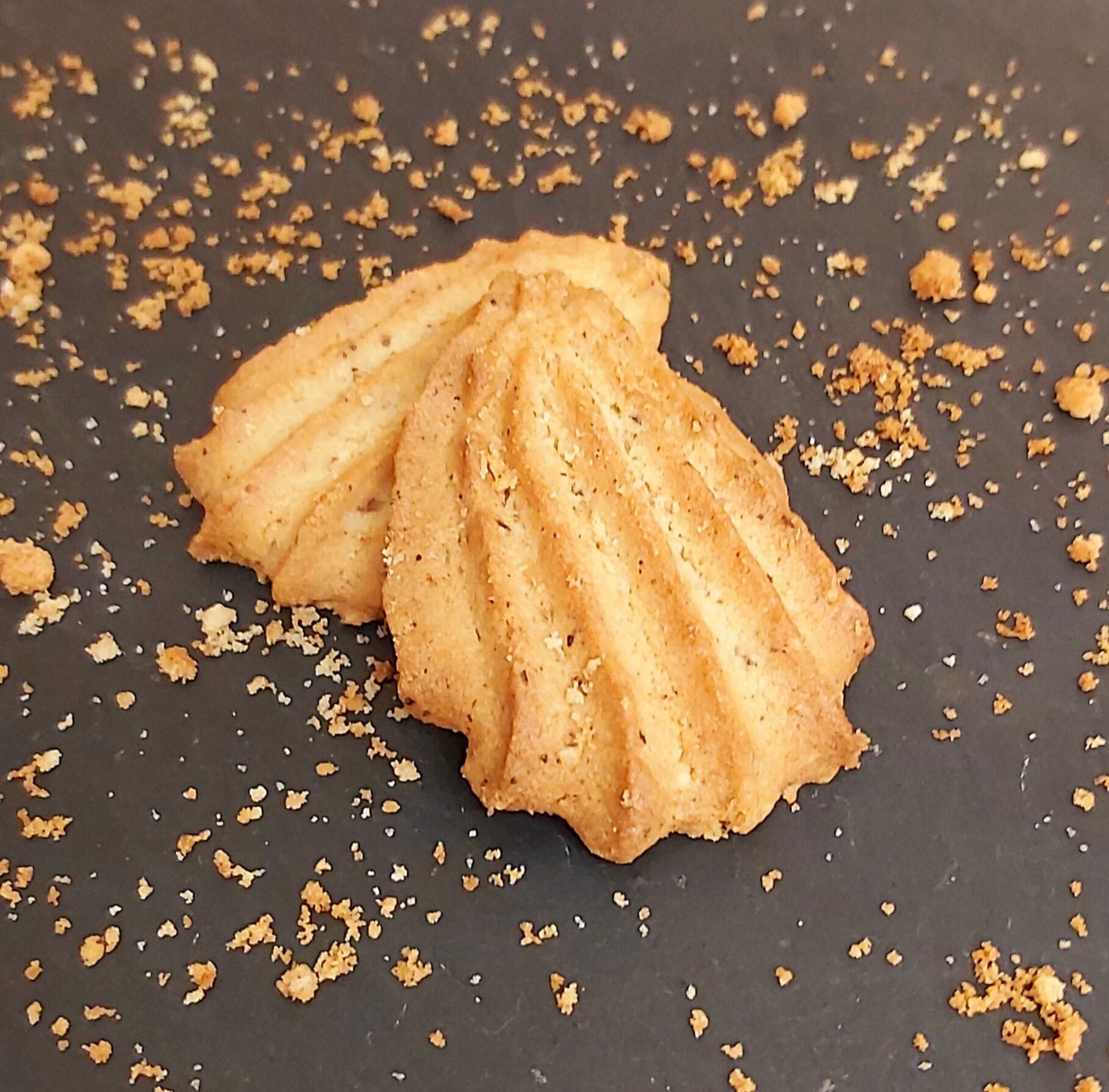 Confezione sfusa da 2 kg Biscotto sottile alla nocciola