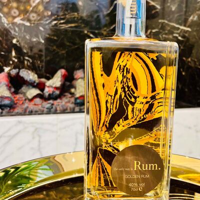 Goldener Rum aus Jamaika