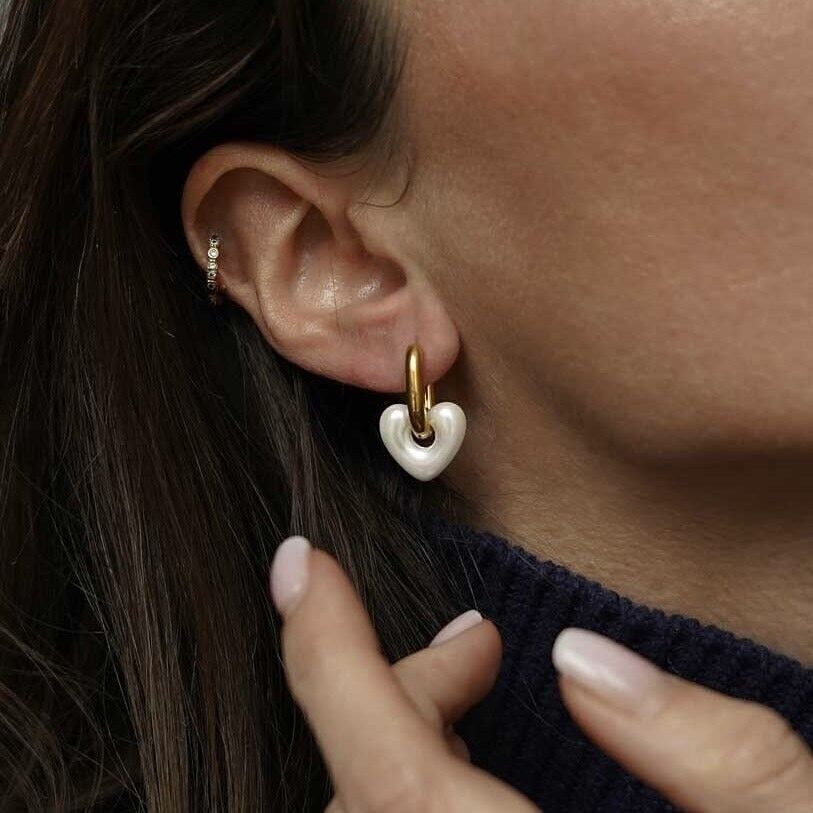 Orecchini a cerchio con pendente a cuore in acciaio inossidabile