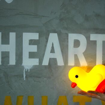 CANARE | LAMPE D'AMBIANCE LED DUCK & HEART JAUNE BRILLANT 4