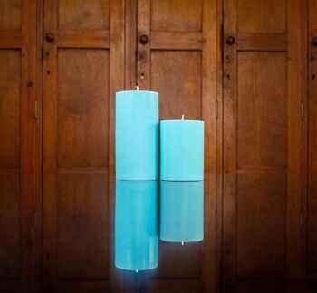 Bougie pilier bleu poudré SOLID de 15 cm de haut 3