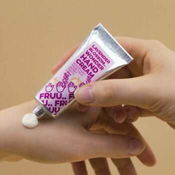 FRUU Cosmetics Crème pour les mains à la fleur de lavande 2