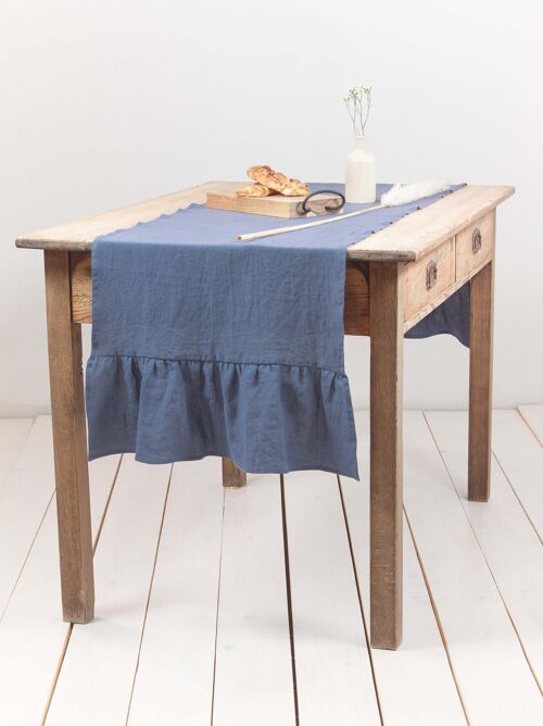 Linen ruffled table runner in Blue Gray - 40x150 cm / 16x59"
