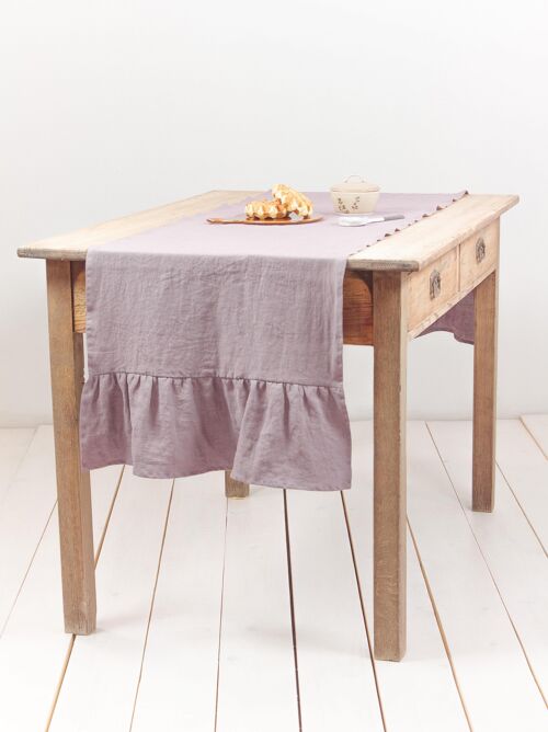 Linen ruffled table runner in Dusty Lavender - 40x150 cm / 16x59"