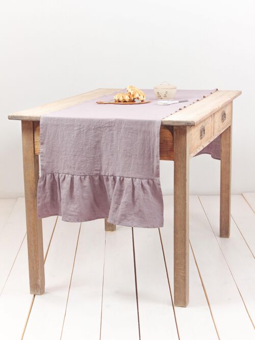 Linen ruffled table runner in Dusty Lavender - 40x200 cm / 16x79"