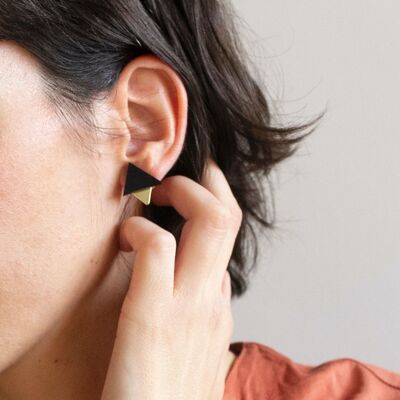 Small triangle earrings | Geometric earrings | Annï modern minimalist earrings