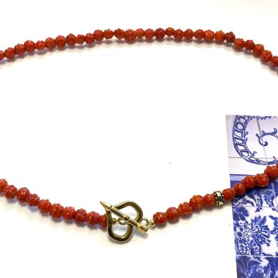 Necklace coral with heart lock