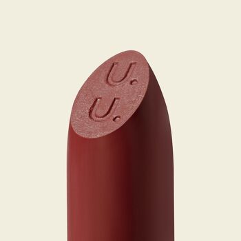 Nourishing Sheer Lipstick Charmberry 5