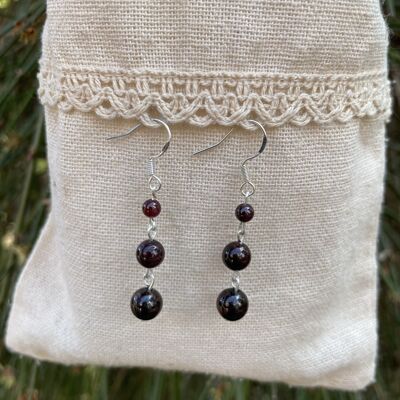 Dangling earrings with 3 balls in natural Garnet