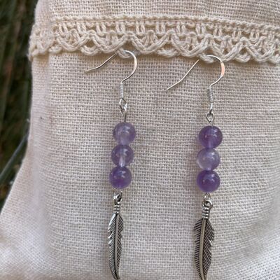 Dangling earrings with 3 balls in natural Amethyst and feather charm
