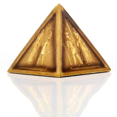 Piramide decorata con geroglifici