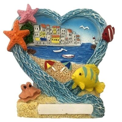 Imán costero de recuerdo - Escena de playa en forma de corazón con peces tropicales