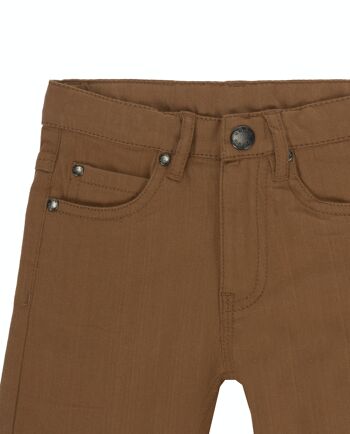 Bermuda garçon cinq poches en twill élastique marron. (2a-16a) 3