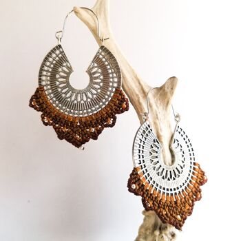 Boucles d'oreilles MANDALA - Macramé - argentées / Camel 3