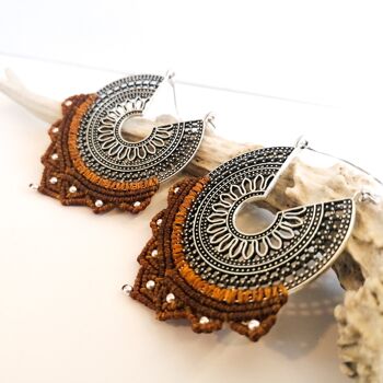 Boucles d'oreilles MANDALA - Macramé - argentées / Camel 5