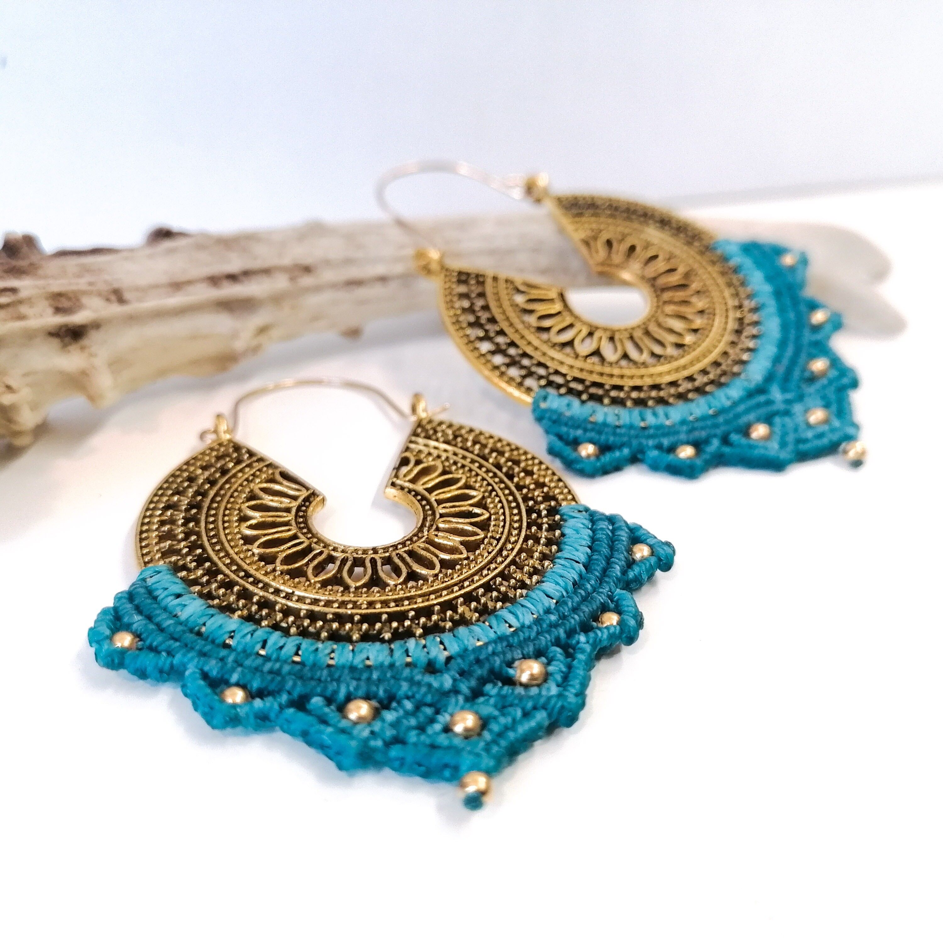 Orecchini MANDALA - Macramé - dorato / Turchese
