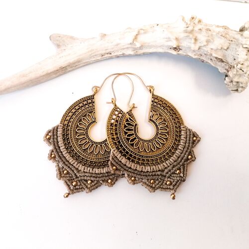 Boucles d'oreilles MANDALA - Macramé - dorées / Beige