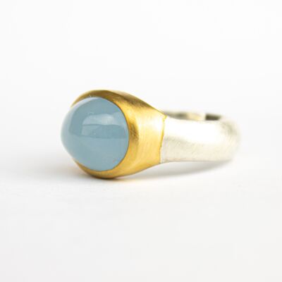 Aquamarine ring oval cabouchon