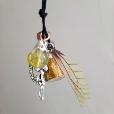 Collana lunga Fairy Navi con fiala di vetro, perla e ali
