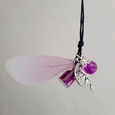 Viviane Fairy Lange Halskette mit Glasfläschchen, Perlen & Flügeln