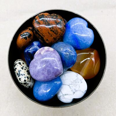Sculture di pietre preziose fatte a mano a forma di cuore