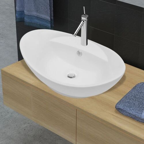 140678 Luxury Ceramic Basin Oval with Overflow and Fauc