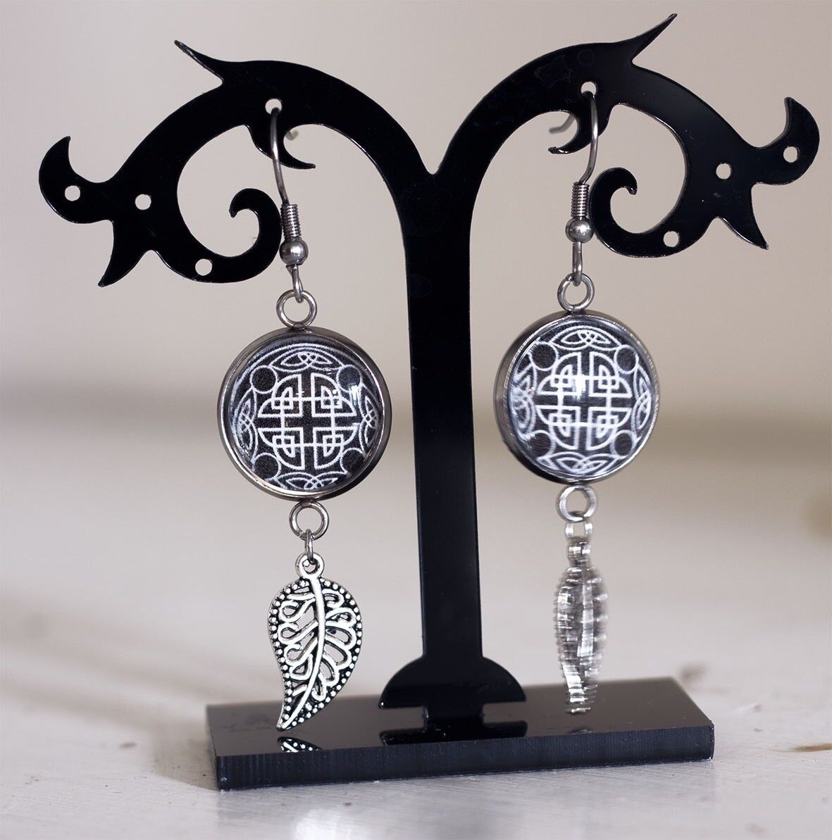 Orecchini in acciaio intrecciato