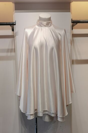 Robe en satin dos nu 3