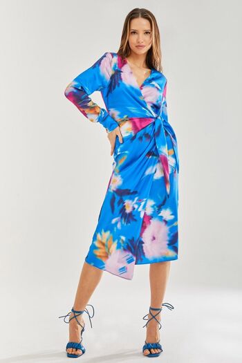 Robe mi-longue cache-cœur en satin à fleurs bleu Liquorish 1