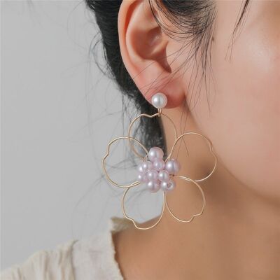 Hollowed Pearl Flower Shaped Earrings