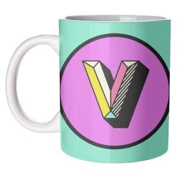 Mugs 'V - Design initial lumineux et audacieux