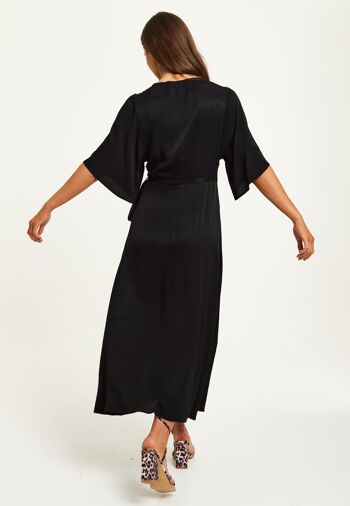 Maxi robe portefeuille noire Liquorish avec manches kimono 6
