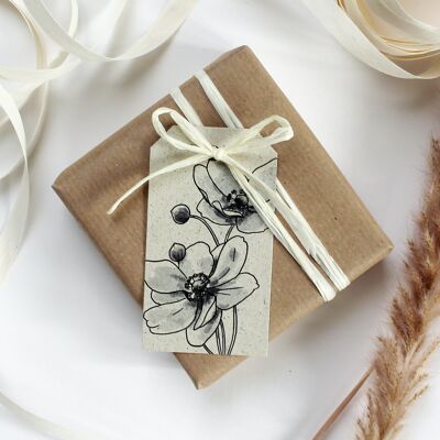 Grass paper gift tag, autumn anemone