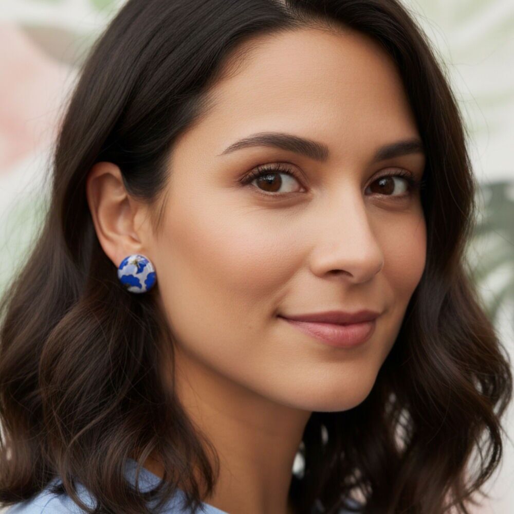 Pendientes étnicos de madera y flor de papel con cera joya blanca azul africano